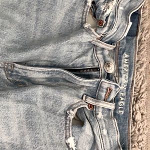 Blue low rise baggy jeans . 🗣